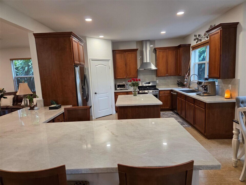 383 Berenger Walk in Royal Palm Beach, FL - Foto de edificio