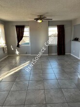 38728 17th St E in Palmdale, CA - Building Photo - Building Photo