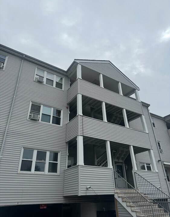 386 Summer St in Lynn, MA - Building Photo