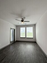 1912 N Beckley Ave in Dallas, TX - Building Photo - Building Photo
