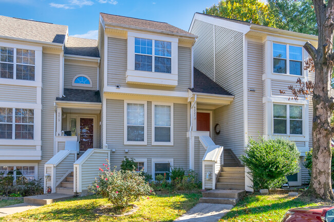 6021 Creekstone Ln, Unit Primary in Centreville, VA - Building Photo - Building Photo