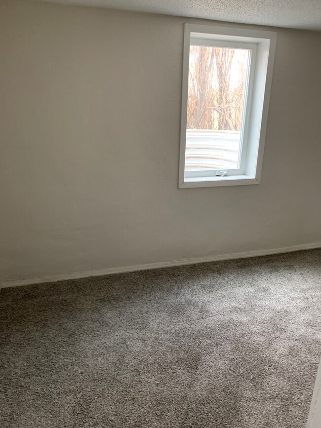 720 Haines Ave, Unit B in Rapid City, SD - Foto de edificio - Building Photo