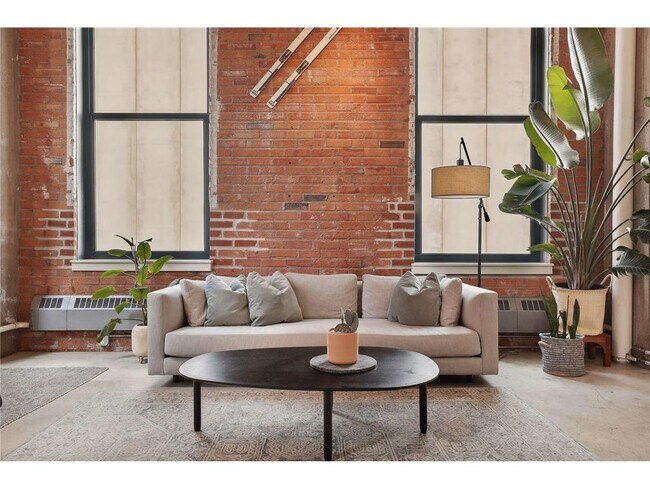 250 Park Ave, Unit 209 in Minneapolis, MN - Building Photo - Building Photo