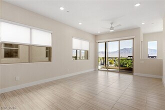 10013 Hematite Pl in Las Vegas, NV - Building Photo - Building Photo