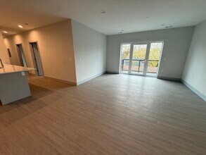 6350 N Glenwood Ave, Unit 303 in Chicago, IL - Foto de edificio - Building Photo