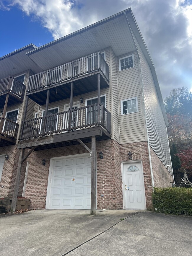 794 Alpine St in Morgantown, WV - Building Photo - Building Photo