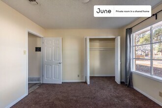 Room in Shared 4 bed/3 bath home in Austin, TX - Building Photo - Building Photo
