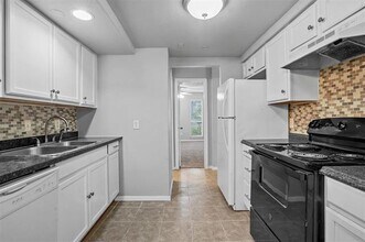 2156 Fleur De Lis Ct in Arlington, TX - Building Photo - Building Photo