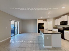 15618 Greenleaf Bay St in Sun City Center, FL - Building Photo - Building Photo