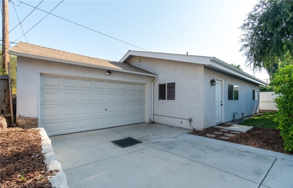 132 Pamela Rd in Monrovia, CA - Foto de edificio