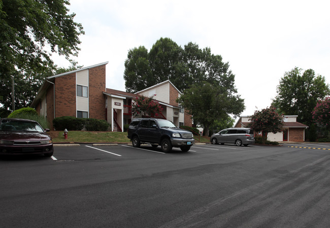 Green Meadows in Raleigh, NC - Building Photo - Building Photo