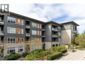 9877 University Crescent in Burnaby, BC - Building Photo