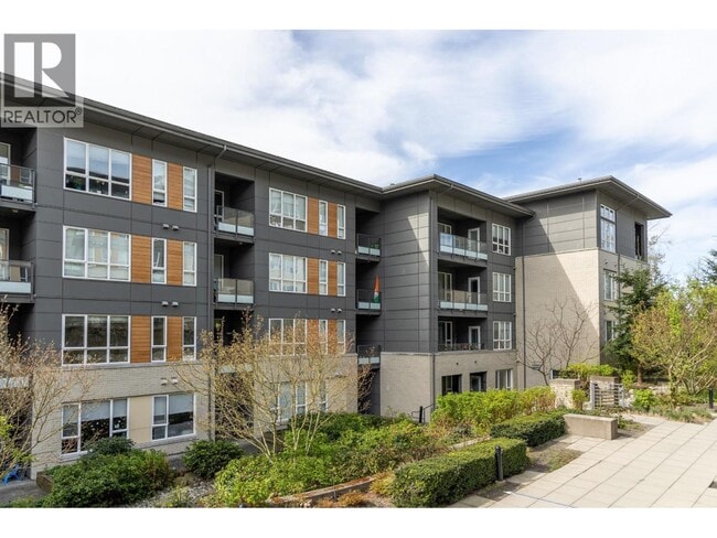 9877 University Crescent in Burnaby, BC - Building Photo - Building Photo