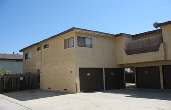 16652 Dolores St in Huntington Beach, CA - Building Photo - Building Photo