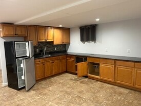 2832 Maitland Ave, Unit Lower Level Basement in Bronx, NY - Building Photo