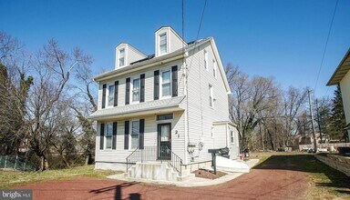21 N Lenola Rd-Unit -1 in Moorestown, NJ - Building Photo - Building Photo