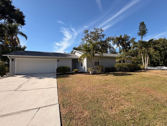 6214 Camphor Ave in Sarasota, FL - Building Photo - Building Photo