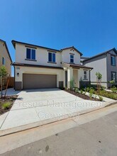 2889 E Escarpa Dr in Fresno, CA - Building Photo - Building Photo