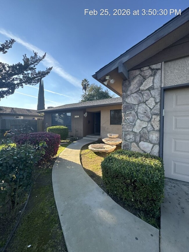 3504 W Cutler Ave in Visalia, CA - Building Photo - Building Photo