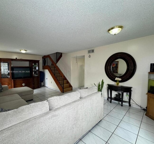 5240 W 24th Ct in Hialeah, FL - Building Photo - Building Photo
