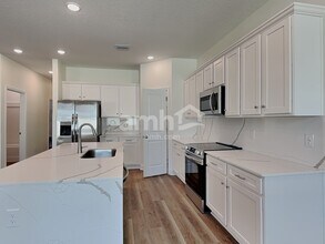 2562 Feather Crst Dr in St. Cloud, FL - Building Photo - Building Photo