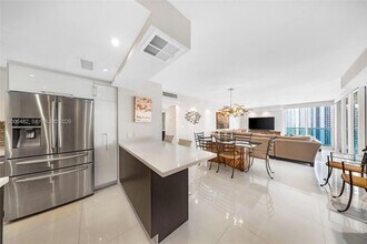 100 Bayview Dr, Unit 1905 in Sunny Isles Beach, FL - Building Photo - Building Photo