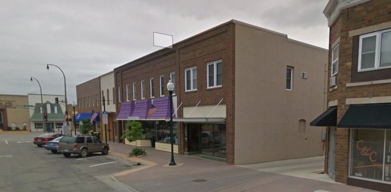109 N 3rd St, Unit 202 in Marshall, MN - Building Photo