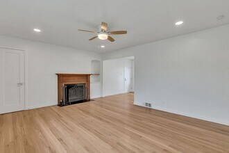 405 W McGraw St in Seattle, WA - Foto de edificio - Building Photo
