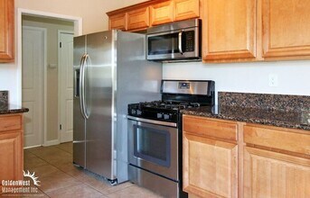 1920 Edinburg Ave in Encinitas, CA - Building Photo - Building Photo