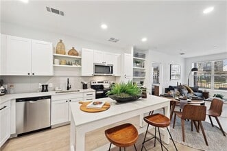 2945 Cumberland Mall in Atlanta, GA - Building Photo - Building Photo