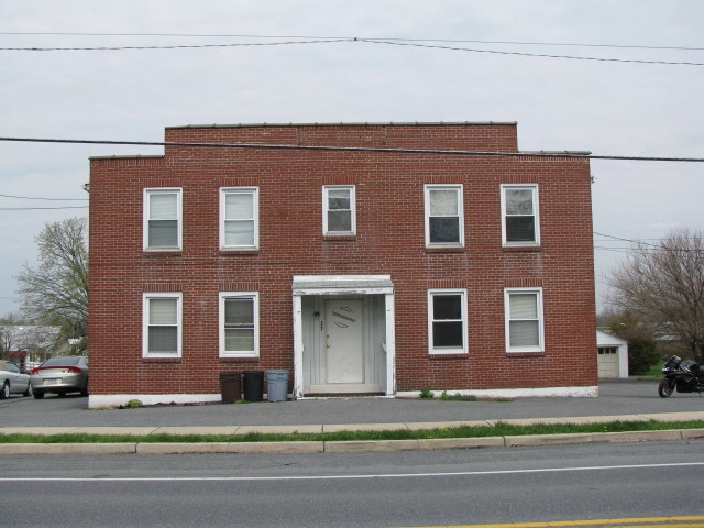 327 E Weiss St in Topton, PA - Building Photo - Building Photo