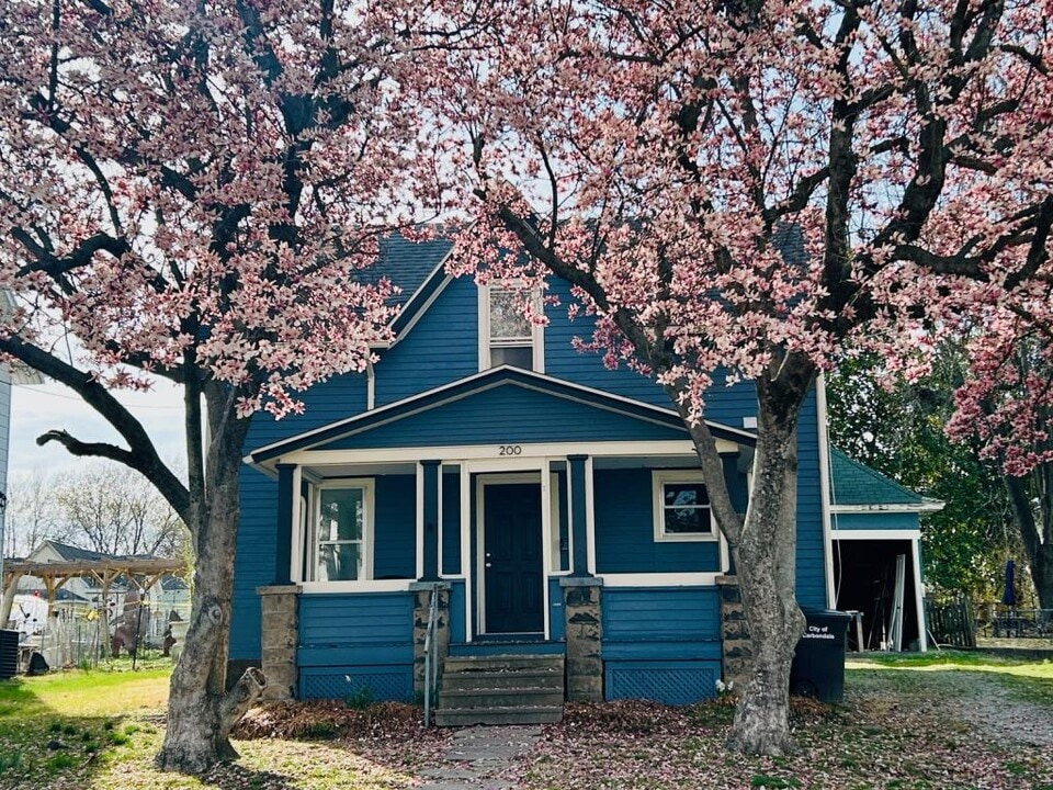 200 N Almond St in Carbondale, IL - Building Photo