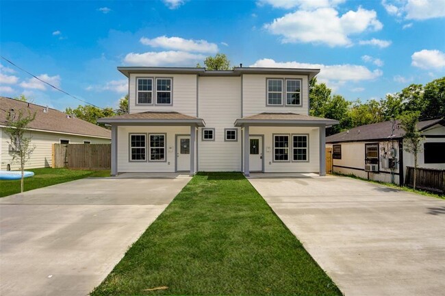 property at 4434 Knoxville St