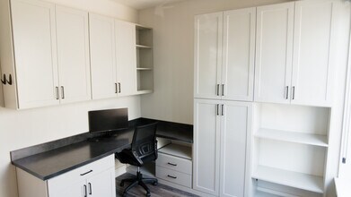 1446 E 15th St in Cleveland, OH - Foto de edificio - Building Photo