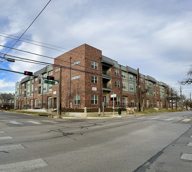 Oak & Fry in Denton, TX - Foto de edificio - Building Photo