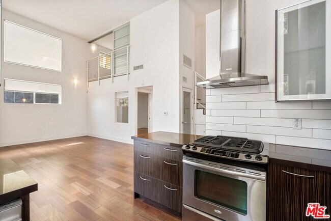 property at 600 Ridgeley Dr