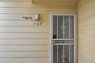 12450 E Cornell Ave in Aurora, CO - Building Photo - Building Photo