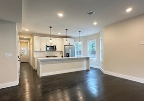 131 Grampian Way, Unit 2 in Boston, MA - Building Photo