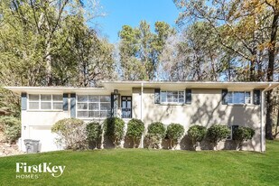 3364 Valley Park Dr in Vestavia Hills, AL - Building Photo