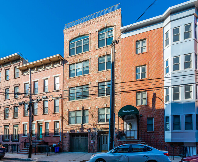 712 Grand St in Hoboken, NJ - Building Photo - Building Photo