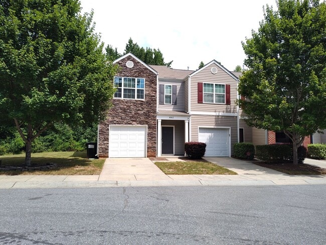 property at 4062 Queensbridge Rd