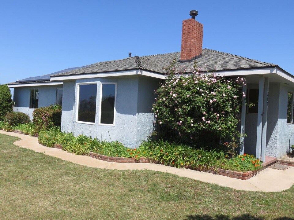 1881 Mission Gate Rd in Lompoc, CA - Building Photo