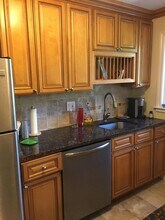 50 New England Ave, Unit A in Summit, NJ - Foto de edificio - Building Photo