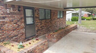 28 Stewart Cir in Fort Walton Beach, FL - Building Photo