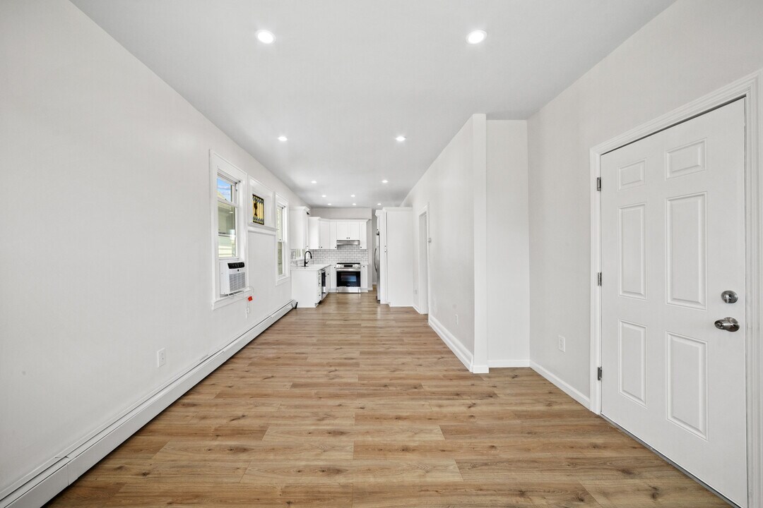 129 Banta Ave, Unit 2 in Garfield, NJ - Building Photo