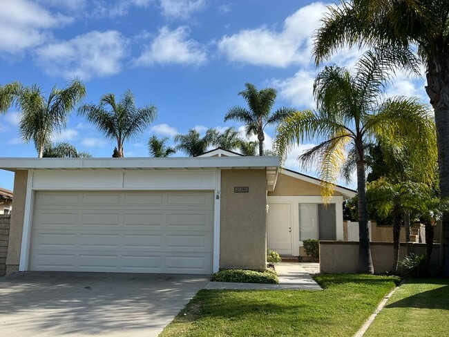 27292 Osuna in Mission Viejo, CA - Building Photo - Building Photo