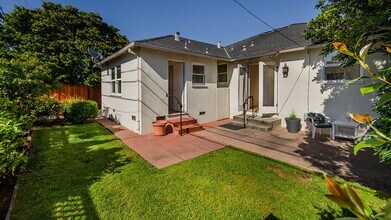 909 Fleetwood Dr in San Mateo, CA - Building Photo - Building Photo