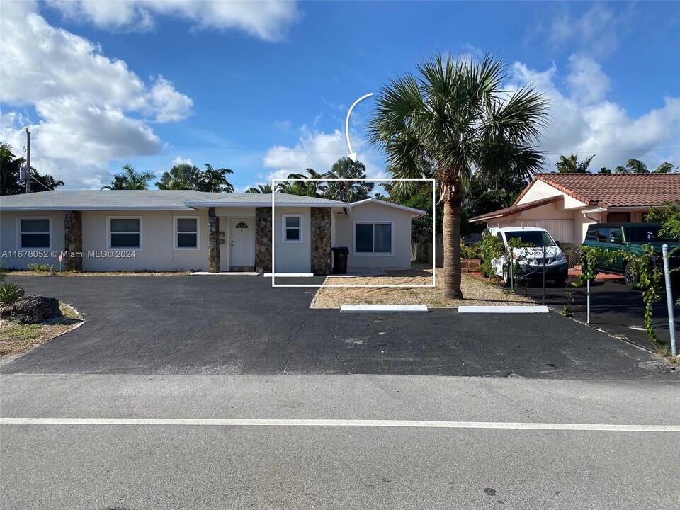 2623 NE 32nd St-Unit -B in Fort Lauderdale, FL - Building Photo