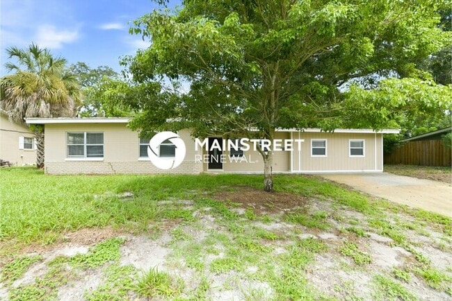 135 N Lakewood Cir