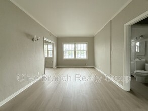 1426 N Edgemont St in Los Angeles, CA - Foto de edificio - Building Photo